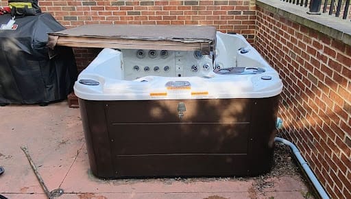 Hot Tub Removal Costs in Akron, Ohio (2026)